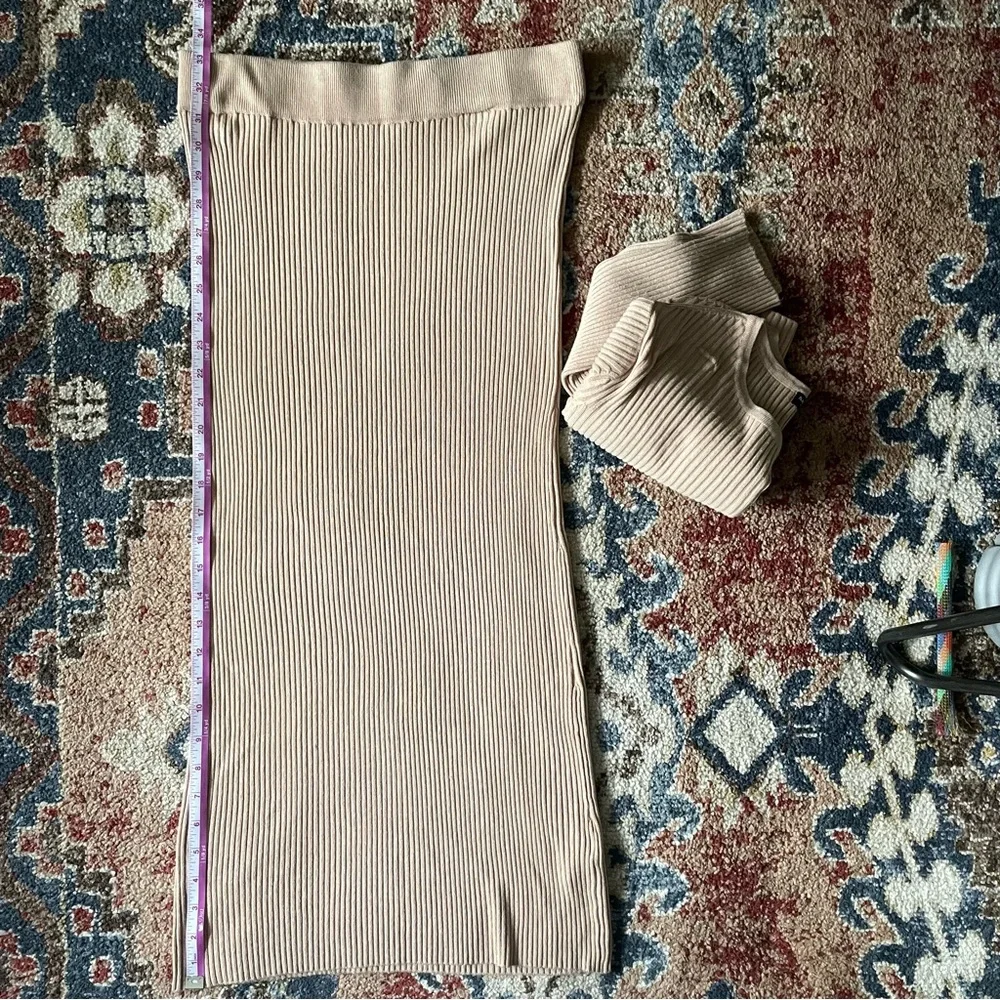 Nasty Gal Taupe Two Piece Sweater Skirt Set, Size 10 - Picture 6 of 7